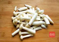 Illustration of how to make light tomato sauce, mushroom and tofu soup in summer 5