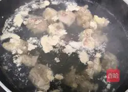 Illustration of how to make pork ribs and lotus root soup 2