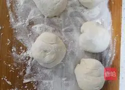 Illustration of how to make carrot, shrimp, meat and vermicelli buns 8