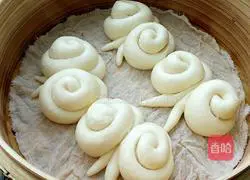 Illustration of how to make milky butterfly steamed buns 14