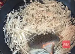 Illustration of how to make cold mushroom vermicelli 2