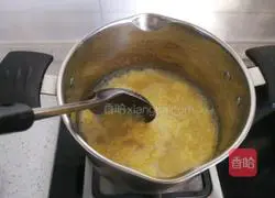 Illustration of how to make egg drop cornmeal soup 9