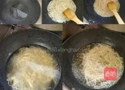 Illustration of how to make enoki mushroom fat beef soup 2