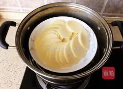 Illustration of how to make pan-fried potato pancakes 3