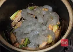 Illustration of making tofu and shrimp soup 7