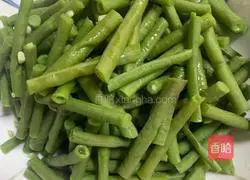 Illustration of how to make steamed beans and noodles 4