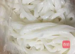 Illustration of how to make spicy rice noodles 7