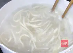 Illustration of how to make mushroom and egg braised noodles 9