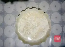 Illustration of how to make soft and delicious flower oil rolls 2