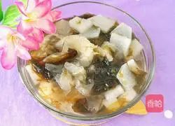 Illustration of how to make white radish, seaweed and white fungus soup 14