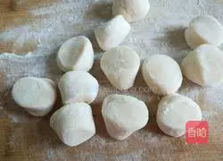 Illustration of how to make Beijing pastry butterfly steamed dumplings 6