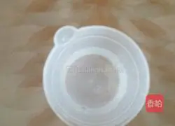 Illustration of how to make matcha cappuccino 2