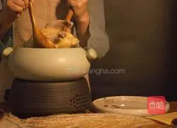 Illustration of how to make love's golden chicken soup 3