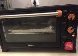 Illustration of how to make toast 5