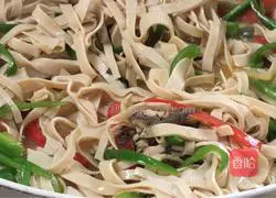 Illustration of how to make fried meat with tofu skin 15