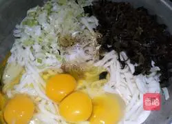 Illustration of how to make leftover noodle cakes 2