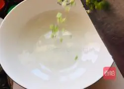 Wild crucian carp soup recipe 5