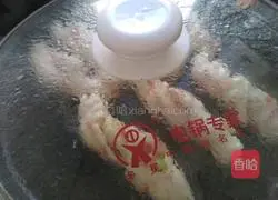 Illustration of how to make fried ham rolls 14