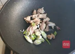 Illustration of how to make baby cabbage, seafood and mushroom meatball soup 9