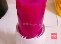 Illustration of how to make dragon fruit waffles 6