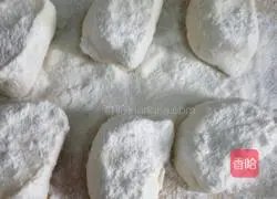 Illustration of how to make zucchini and egg buns 8