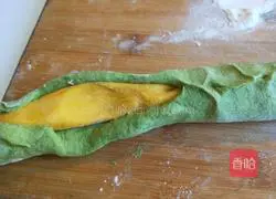 Xinwen Gourmet Lamb, Carrot and Hundred Ingredient Dumplings Recipe Illustration 10