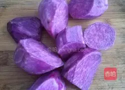 Illustration of how to make sweet potato and purple potato pancakes 2