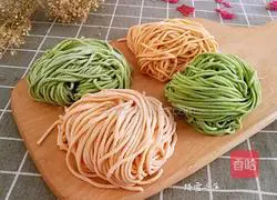 Illustration of how to make colorful vegetable noodles 17