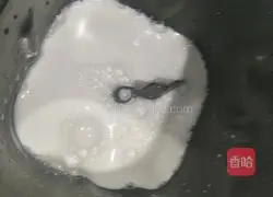 Milk banana egg cake Practice illustration 3