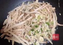 Illustration of how to make duck liver mushroom noodle soup 5