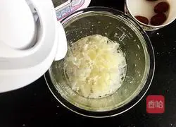 Illustration of how to make red date and white fungus soup 4