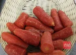 Illustration of how to make carrot and shell steamed buns 1