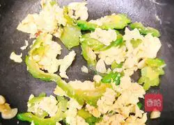 Bitter Melon Scrambled Eggs with Vanilla Spaghetti (Lunch Box) Recipe Illustration 4