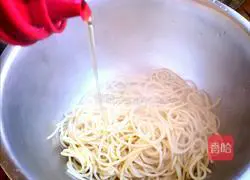 Illustration of how to make tomato pasta 4