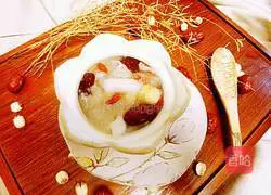 Illustration of how to make red dates, white fungus and lotus seed soup 12