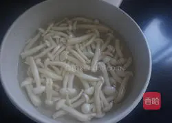 Illustration of how to make pepper-flavored white jade tofu soup 3