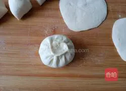 Illustration of how to make fried buns with celery and fresh meat 11