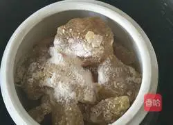 Illustration of how to make Chuanbei rock sugar lemon paste 3