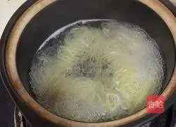 Illustration of how to make pork liver noodles 3