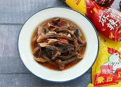 Illustration of how to make velvet antler mushroom lean meat soup 13