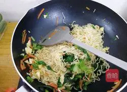 Illustration of how to make fried noodles 7