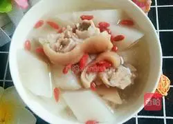 Illustration of how to make pig's feet stewed with radish 17