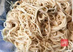 Illustration of homemade dry noodles 3