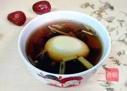 Illustration of making motherwort, jujube and egg soup 6