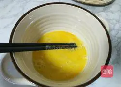 Illustration of how to make fried diced steamed buns with eggs 4
