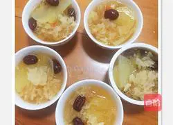 Illustration of how to make yacon lily, tremella, wolfberry and red date syrup 5