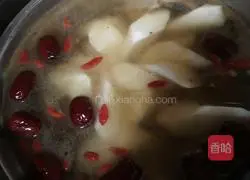 Illustration of how to make yam and pigeon soup 4