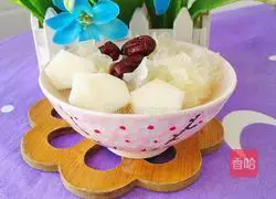 Illustration of how to make yam, red dates and white fungus soup 11