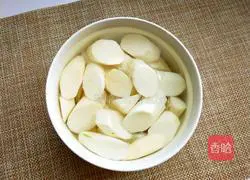 Yam Stewed Chicken Soup Illustration 6