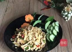 Illustration of how to make fried meat with tofu skin 19